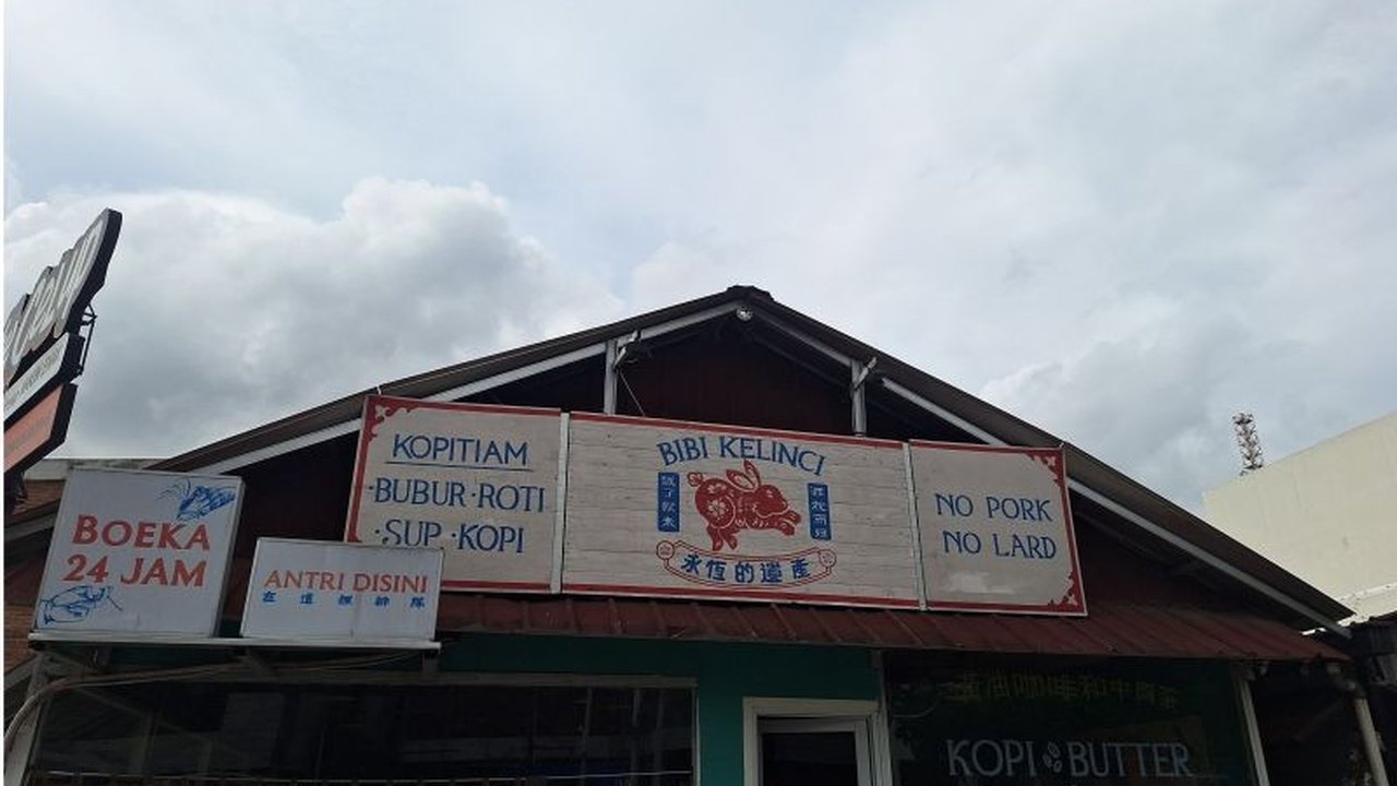 Kasus Restoran Bibi Kelinci di Kemang, Jakarta Selatan, ternyata melibatkan dua perkara berbeda yang ditangani oleh instansi kepolisian berbeda, membingungkan korban yang justru jadi terlapor.