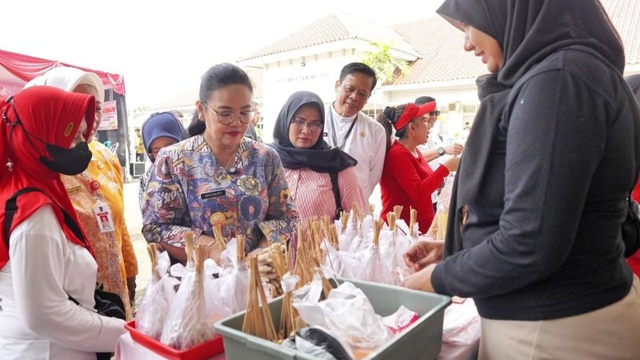 Pemerintah Kota Semarang menargetkan 240 operasi pasar hingga akhir Ramadhan 1447 H untuk menjaga stabilitas harga kebutuhan pokok dan menekan inflasi di wilayahnya.