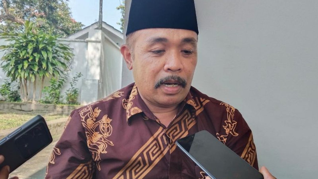 Pemerintah Kabupaten Lombok Timur mengusulkan perubahan status 4.876 guru PPPK paruh waktu menjadi penuh waktu kepada Kementerian Pendidikan Dasar dan Menengah, demi meningkatkan kesejahteraan dan mengatasi kekurangan SDM.