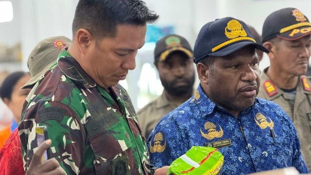 Kodim 1702/Jayawijaya aktif memberikan dukungan penuh pada operasi pasar yang diselenggarakan Pemda Jayawijaya menjelang Idul Fitri 2026, memastikan stabilitas harga dan ketersediaan bahan pokok bagi masyarakat.