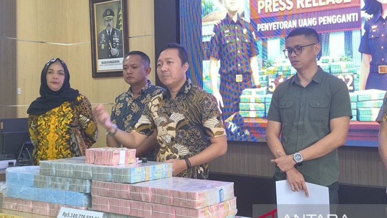 Kejaksaan Negeri (Kejari) Kepahiang berhasil menerima pengembalian uang korupsi DPRD Kepahiang sebesar Rp5,14 miliar dari kasus korupsi Sekretariat DPRD Kabupaten Kepahiang tahun anggaran 2021 hingga 2023, sebagai upaya pemulihan kerugian negara.