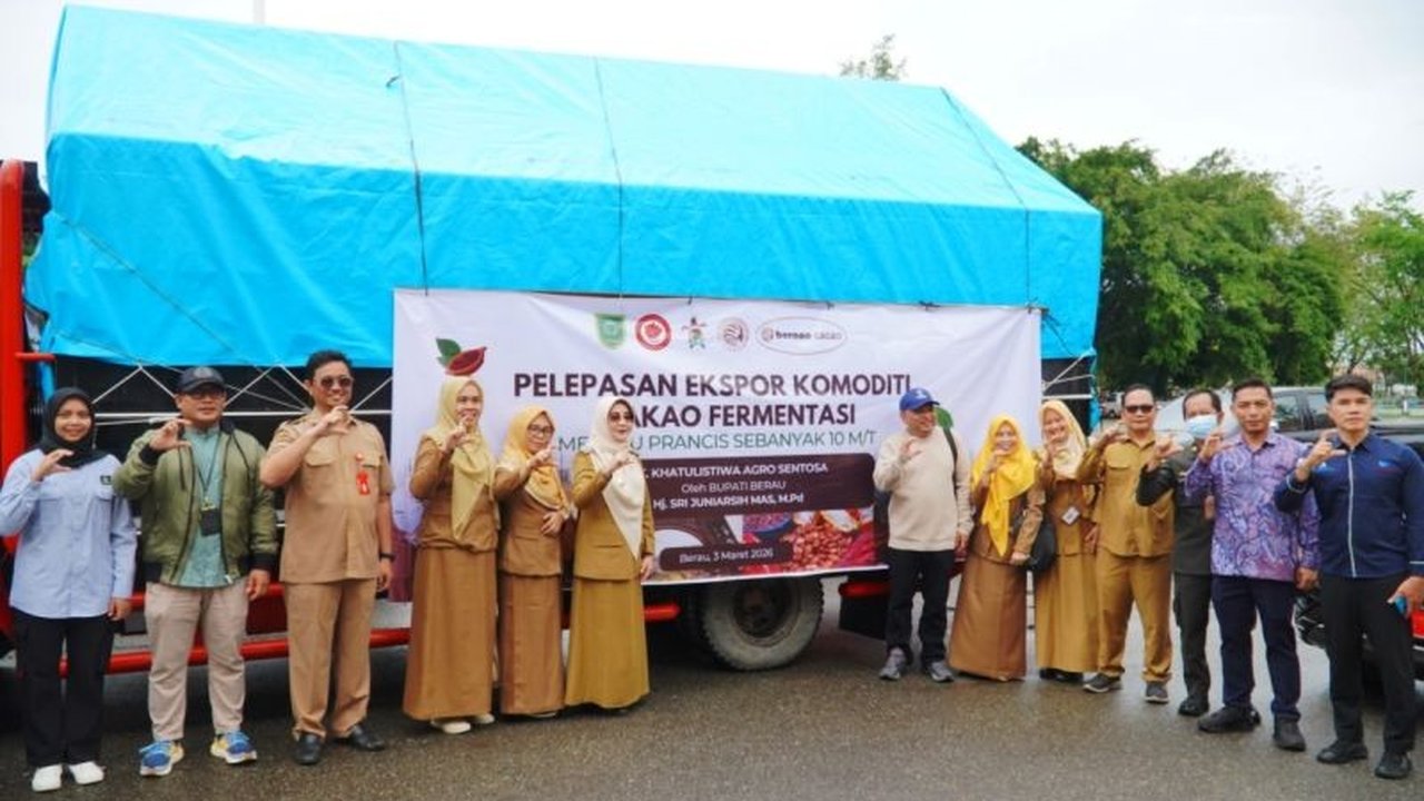 Kabupaten Berau sukses melakukan hilirisasi kakao melalui fermentasi, berhasil menembus pasar global dengan ekspor ke Amerika dan Prancis, sekaligus meningkatkan nilai tambah produk perkebunan daerah yang memiliki cita rasa khas.