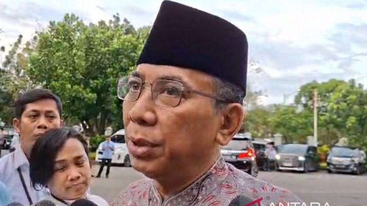 Ketua Umum PBNU Gus Yahya menilai Presiden Prabowo Subianto memiliki peluang besar menjadi **mediator konflik Timur Tengah** karena diterima semua pihak, menegaskan komitmennya untuk perdamaian.