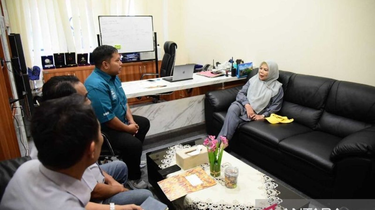 Wakil Gubernur Gorontalo memastikan stok BBM Gorontalo aman dan mencukupi kebutuhan masyarakat jelang Lebaran Idul Fitri 2026, meskipun ada aspirasi nelayan terkait kuota solar.