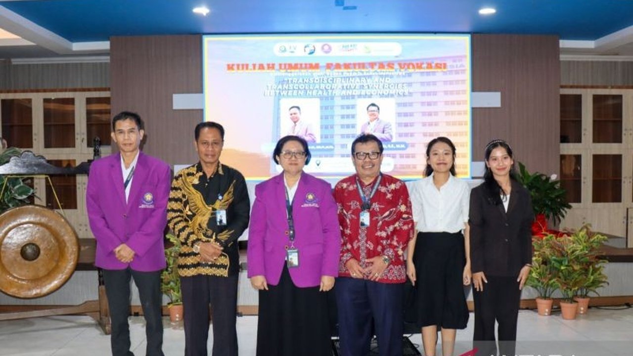 Universitas Kristen Indonesia (UKI) menyoroti pentingnya **kolaborasi sektor kesehatan** dan ekonomi sebagai fondasi pertumbuhan ekonomi berkelanjutan. Temukan bagaimana sinergi ini mendorong kesejahteraan masyarakat.