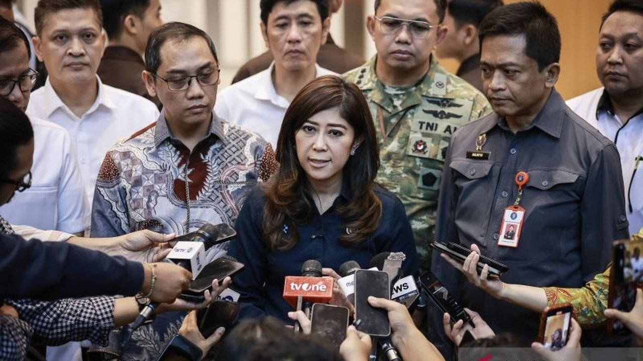 Pemerintah Indonesia melalui Komdigi resmi memberlakukan Pembatasan Akses Digital Anak di bawah 16 tahun, sebuah langkah penting untuk melindungi generasi muda dari ancaman siber dan kecanduan digital yang kian marak.