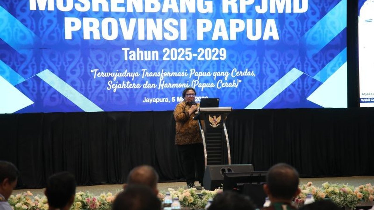 Wakil Menteri Dalam Negeri Ribka Haluk menyoroti urgensi sinkronisasi RPJMD Papua dengan RPJMN untuk pembangunan berkelanjutan, mengungkap tantangan dan strategi percepatan di Bumi Cenderawasih.