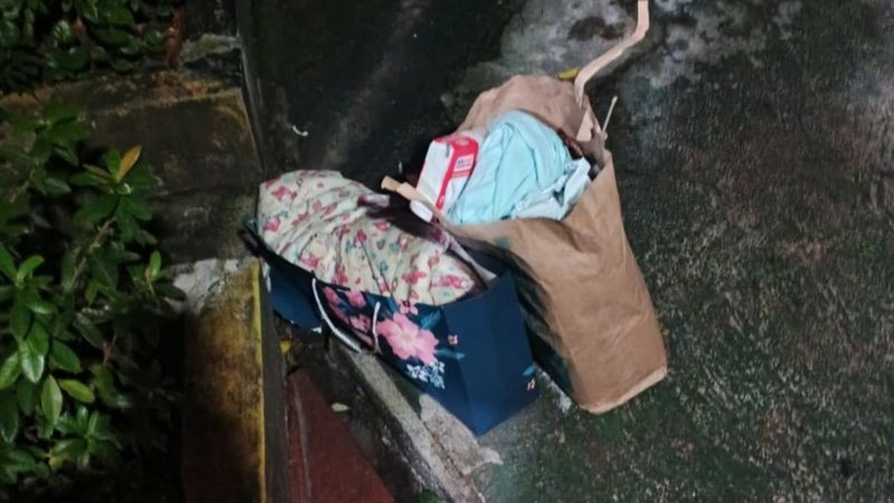 Sudinsos Jakarta Selatan terus memantau kondisi Bayi Kebayoran Kuning yang ditemukan di dekat SD Tarakanita I, memastikan penanganan medis terbaik sebelum dipindahkan ke panti sosial dan membuka peluang adopsi.