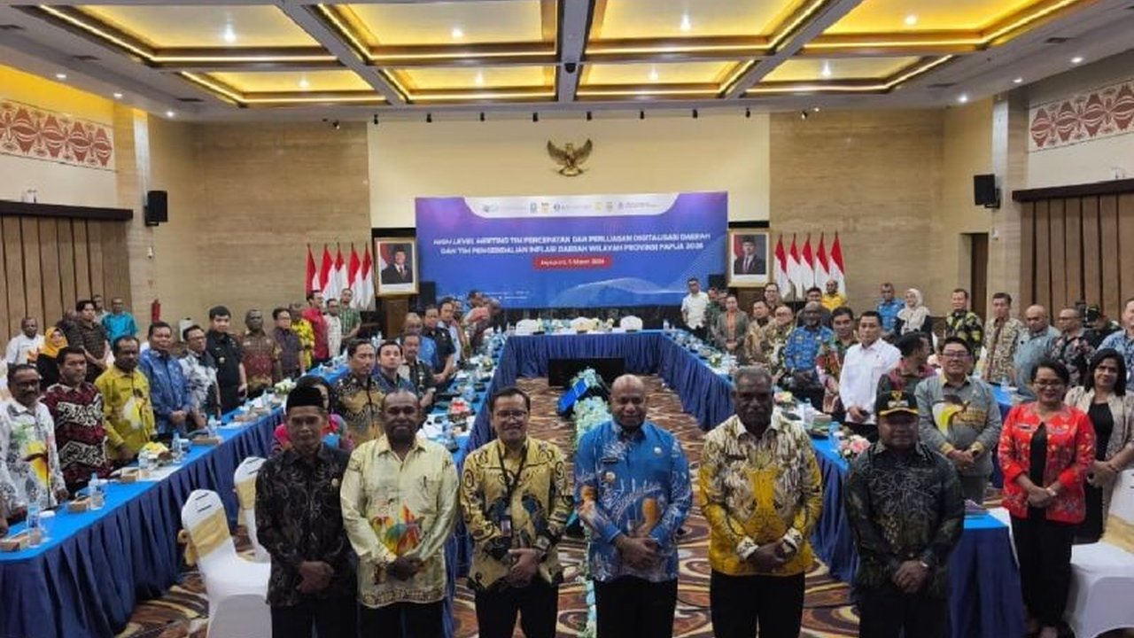 Gubernur Papua Mathius D Fakhiri menekankan pentingnya Tim Pengendalian Inflasi Daerah (TPID) memperketat sinergi untuk kendalikan inflasi menjelang Hari Besar Keagamaan Nasional (HBKN) Ramadhan dan Lebaran 2026. Simak langkah strategis yang diambil untuk