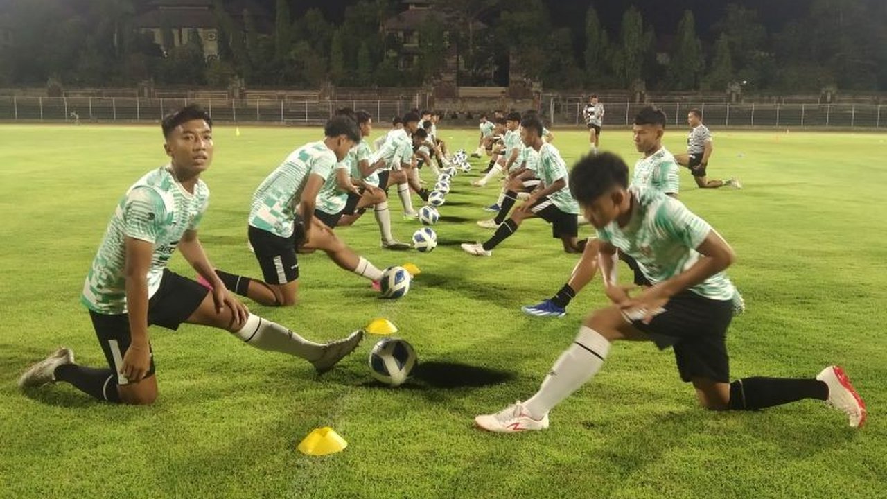 Timnas Indonesia U17 akan menjadi tuan rumah dan bersaing ketat di Grup A Piala AFF U17 2026, menghadapi lawan kuat seperti Vietnam dan Malaysia. Persaingan di grup ini diprediksi akan berjalan sengit.