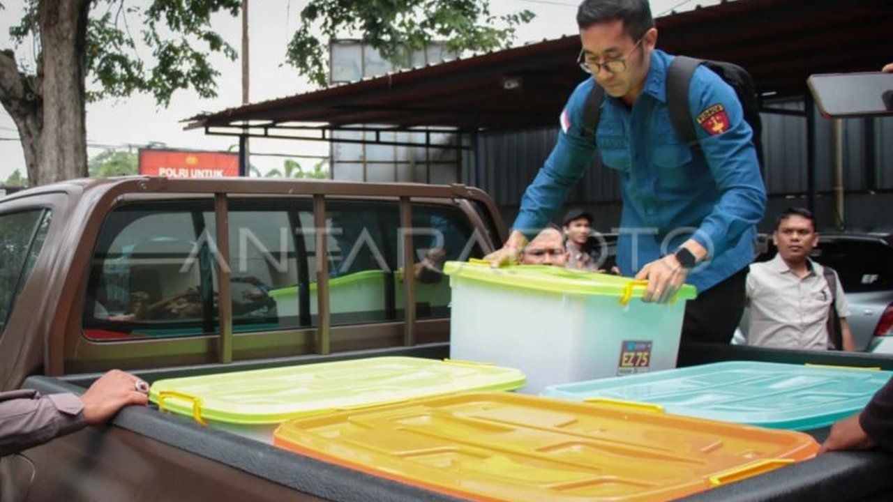 Kejaksaan Tinggi Nusa Tenggara Barat (Kejati NTB) terus mengusut kasus korupsi PT GNE, menegaskan bahwa kerugian negara belum ditemukan, bukan tidak ada. Penelusuran kerugian keuangan negara masih dalam proses audit, membuat pembaca penasaran akan perkemb