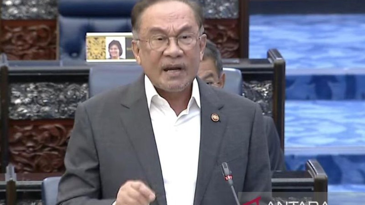 Perdana Menteri Malaysia Anwar Ibrahim mendesak Pakistan dan Afghanistan untuk segera menghentikan konflik militer yang memanas. Malaysia Serukan Pakistan Afghanistan Hentikan Konflik demi perdamaian dan stabilitas regional, menyusul operasi lintas batas.