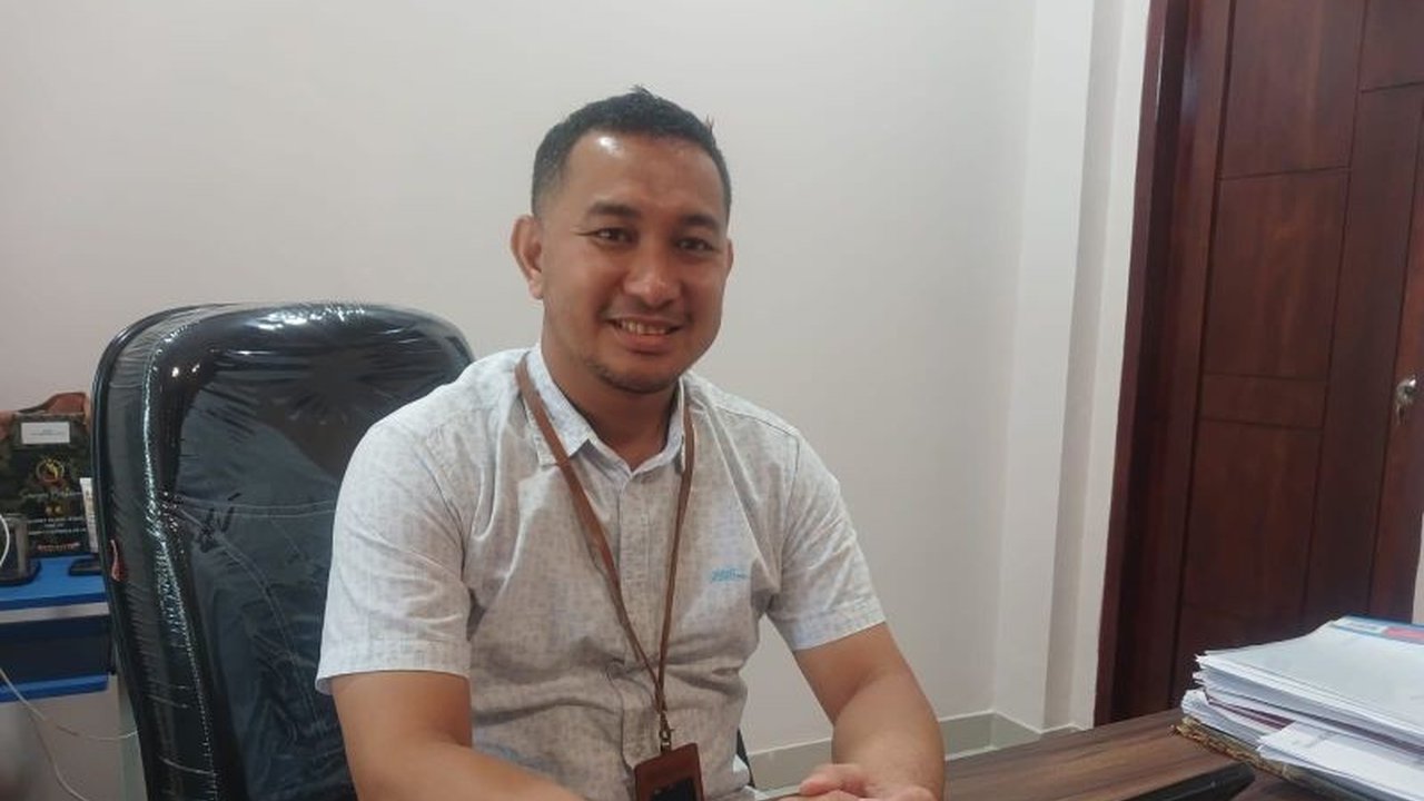 Perum Bulog Kantor Cabang Timika memastikan stok beras aman hingga tiga bulan ke depan. Ketersediaan stok beras Bulog Mimika didukung pengiriman tambahan untuk menjaga stabilitas harga dan pasokan.