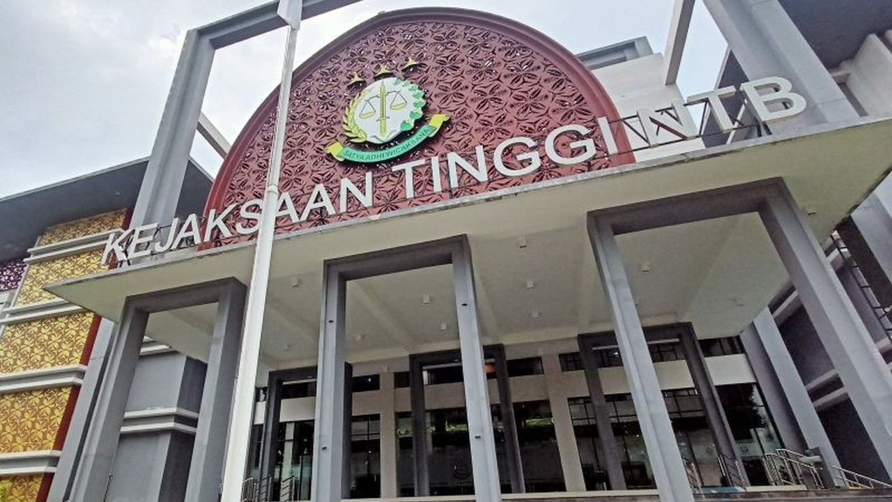 Kejaksaan Tinggi Nusa Tenggara Barat (Kejati NTB) intensifkan penyelidikan kasus reklamasi Amahami di Kota Bima, memeriksa belasan pejabat terkait dugaan korupsi penerbitan 28 sertifikat hak milik di lahan reklamasi dan menelusuri dokumen dari BPN.
