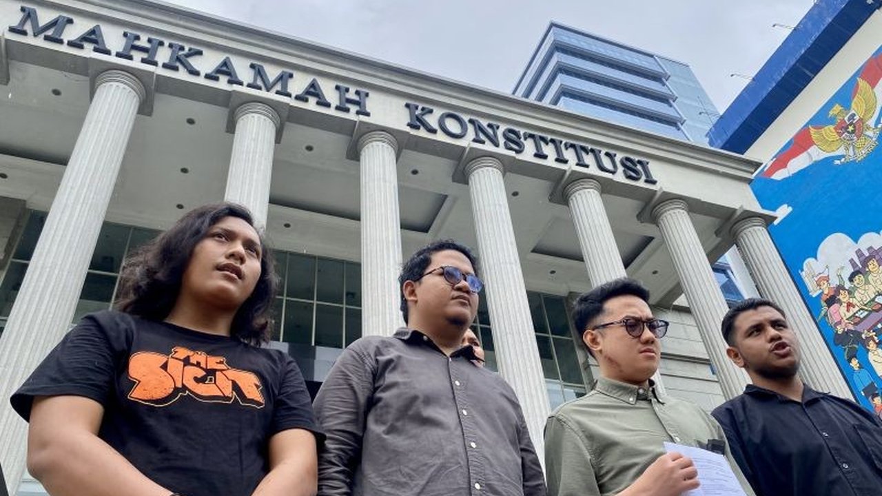 Delpedro Marhaen dkk akan menghadapi sidang putusan kasus dugaan penghasutan pada demonstrasi Agustus 2025 yang berujung ricuh, dengan tuntutan pidana 2 tahun penjara. Ikuti perkembangan Sidang Putusan Delpedro Kasus Penghasutan ini.