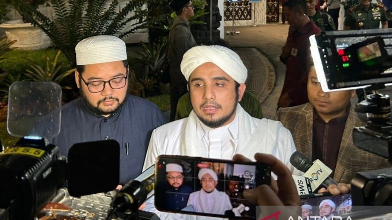Front Pembela Islam (FPI) mendesak Presiden Prabowo Subianto agar Indonesia menarik diri dari Board of Peace (BoP), menyoroti ketidakpercayaan terhadap Amerika Serikat dan Israel serta kekhawatiran akan nasib Palestina.