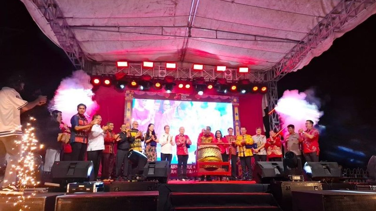 Gubernur NTT Melki Laka Lena mengapresiasi Kupang Lampion Food Street Market (KLFSM) 2026 sebagai wadah strategis untuk pertumbuhan ekonomi lokal dan pemberdayaan UMKM, sekaligus memperkuat harmoni sosial di Kupang.