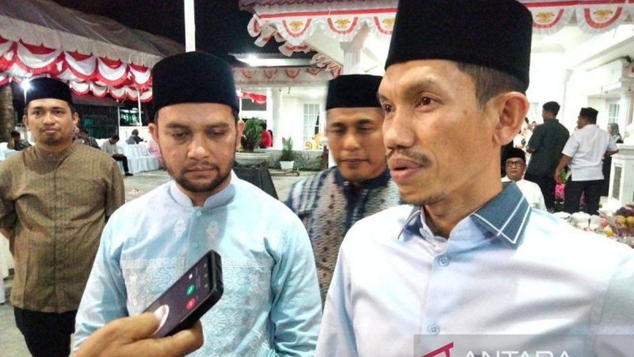 Pemerintah Kabupaten Aceh Barat mendesak 50 kepala desa untuk segera mengembalikan temuan dana desa senilai lebih dari Rp40,9 miliar sebelum 1 April 2026. Ultimatum ini menjadi langkah tegas Pemkab Aceh Barat dalam menindaklanjuti hasil audit Inspektorat.
