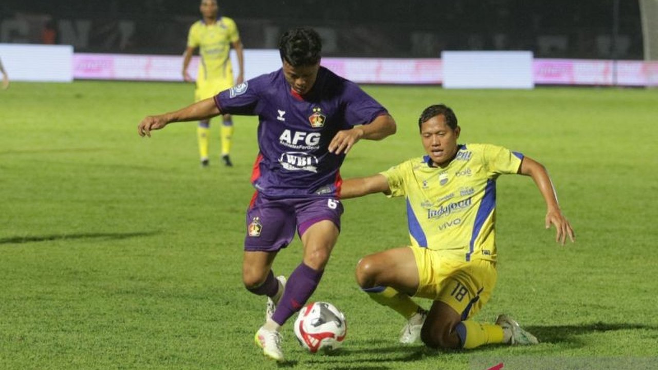 Simak Jadwal Super League Pekan 25 yang menghadirkan duel sengit Persib Bandung vs Persik Kediri dan Borneo FC vs Persebaya Surabaya, menentukan posisi puncak dan zona degradasi.