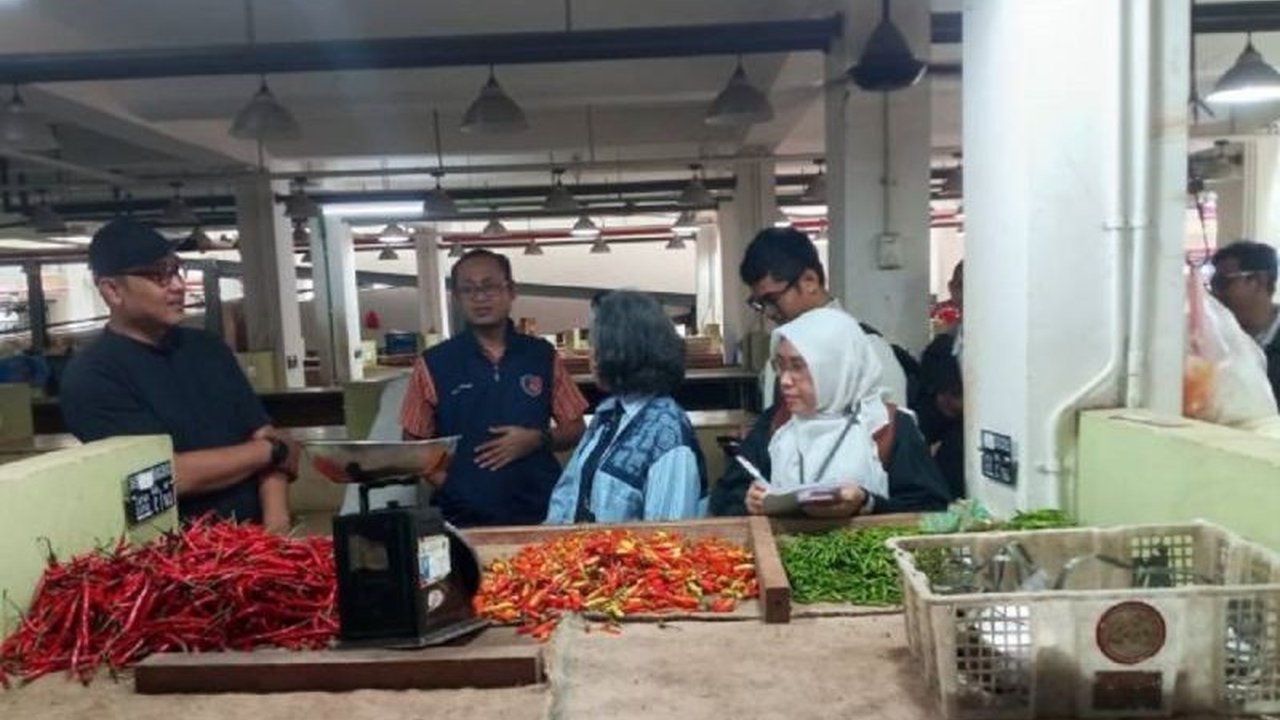 Perumda Pasar Kota Tangerang intensif memantau harga dan pasokan pangan untuk menjaga stabilitas harga pangan selama Ramadhan hingga Idul Fitri, memastikan ketersediaan dan keterjangkauan bagi masyarakat.