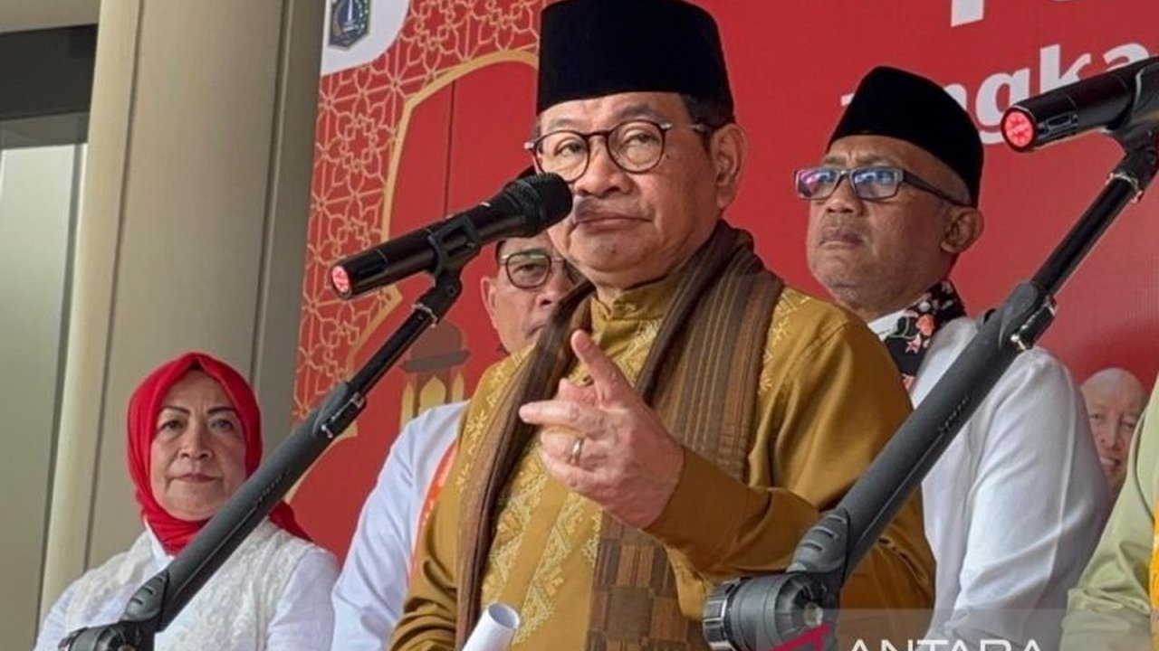 Gubernur DKI Jakarta Pramono Anung Wibowo secara tegas melarang penggunaan mobil dinas untuk mudik Lebaran, mengancam sanksi berat bagi pelanggar. Kebijakan ini menguatkan **Larangan Mobil Dinas Mudik** yang telah diatur pemerintah pusat.
