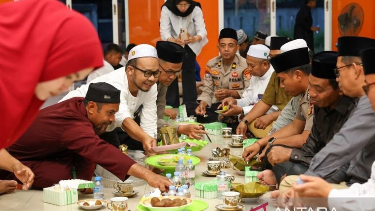 Melalui program Safari Ramadhan, Otorita Ibu Kota Nusantara (IKN) berupaya membangun kedekatan dengan masyarakat di wilayah delineasi, menyerap aspirasi, dan mempercepat Pembangunan IKN yang inklusif.
