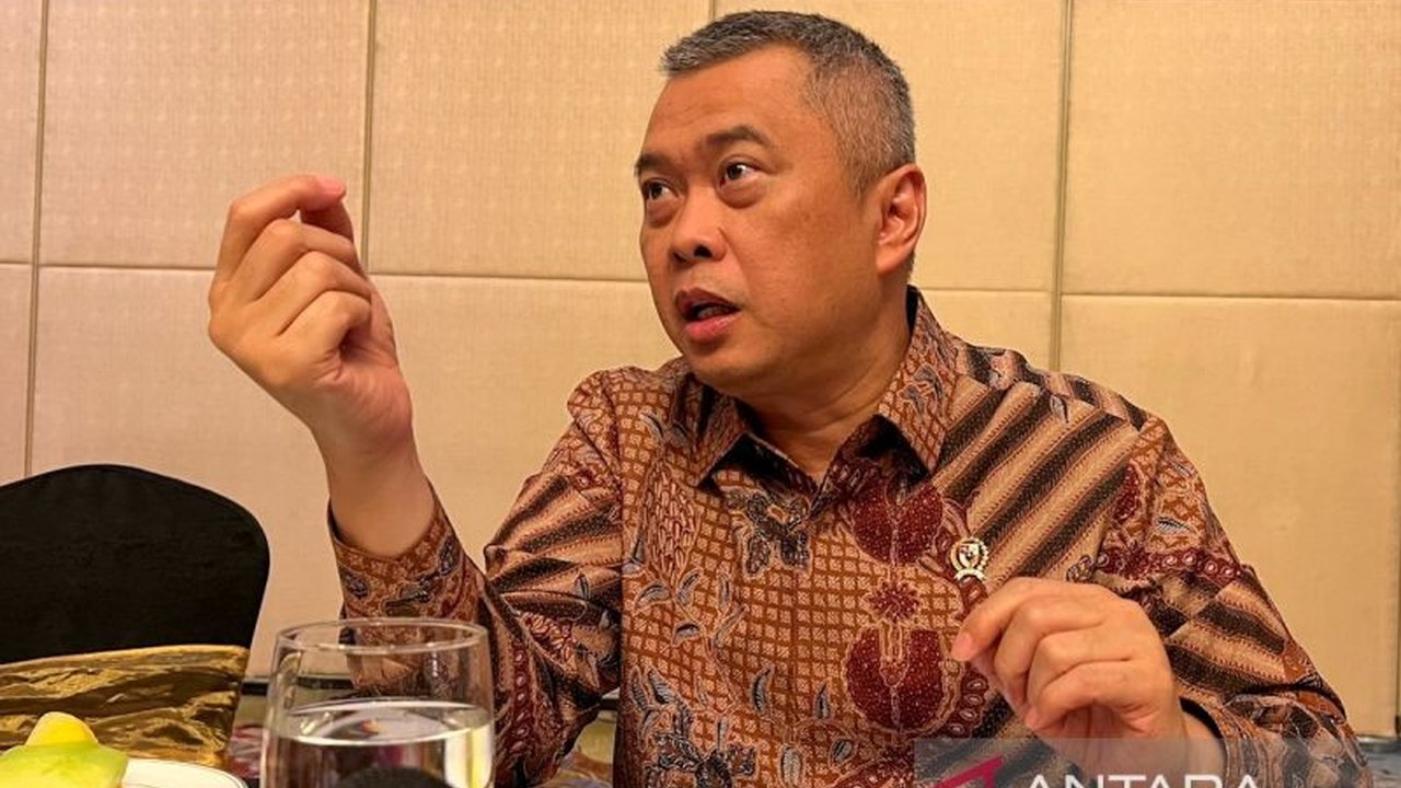 Menteri Perhubungan menjamin Pasokan BBM Lebaran tetap aman untuk transportasi, menepis kekhawatiran akibat gejolak di Timur Tengah. Pemerintah punya strategi, simak detailnya!
