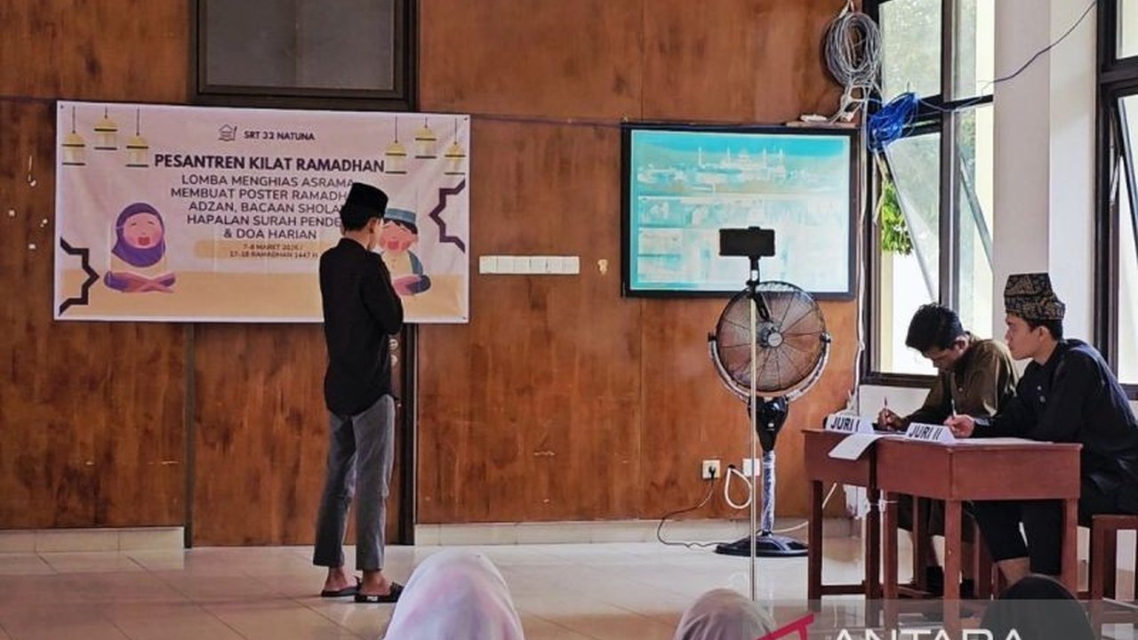 Sekolah Rakyat 32 Natuna melaksanakan pesantren kilat selama tiga hari, bertujuan meningkatkan pemahaman agama dan membentuk karakter siswa yang disiplin serta berakhlak mulia.