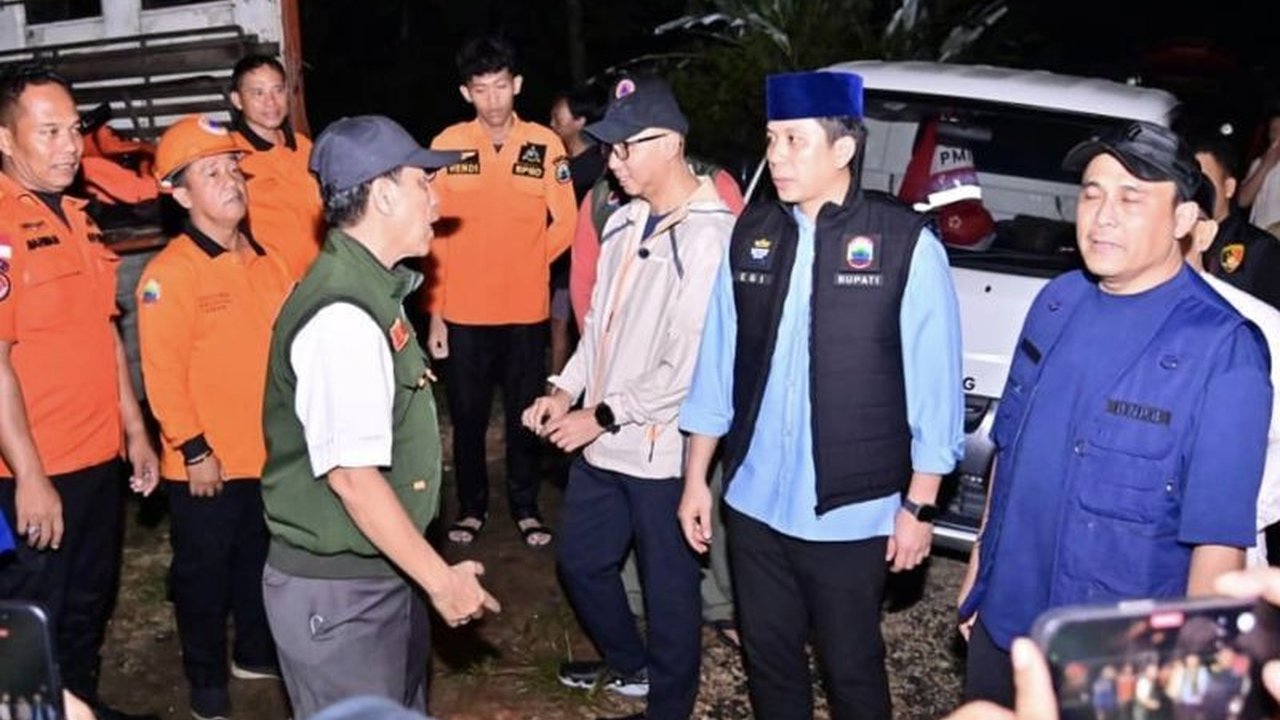 Banjir Lampung Selatan merendam ratusan rumah di lima desa, memaksa puluhan KK mengungsi. Pemerintah daerah bergerak cepat memastikan keselamatan dan kebutuhan warga terdampak.