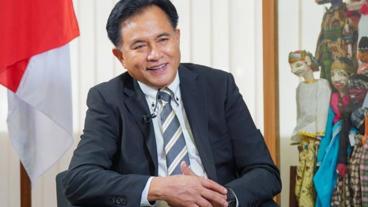 Menteri Koordinator Bidang Hukum, HAM, Imigrasi, dan Pemasyarakatan Yusril Ihza Mahendra menegaskan bahwa permintaan ganti rugi materiel Delpedro Marhaen harus melalui praperadilan, bukan langsung dari pemerintah, sesuai KUHAP baru.