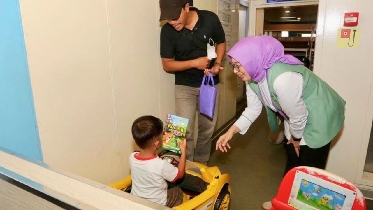 DPP Perempuan Bangsa menggelar aksi sosialisasi Mudik Ramah Anak di Pelabuhan Merak, Banten, menekankan pentingnya keselamatan anak dan lansia sebagai kelompok rentan selama perjalanan mudik dan memastikan fasilitas penunjang tersedia.
