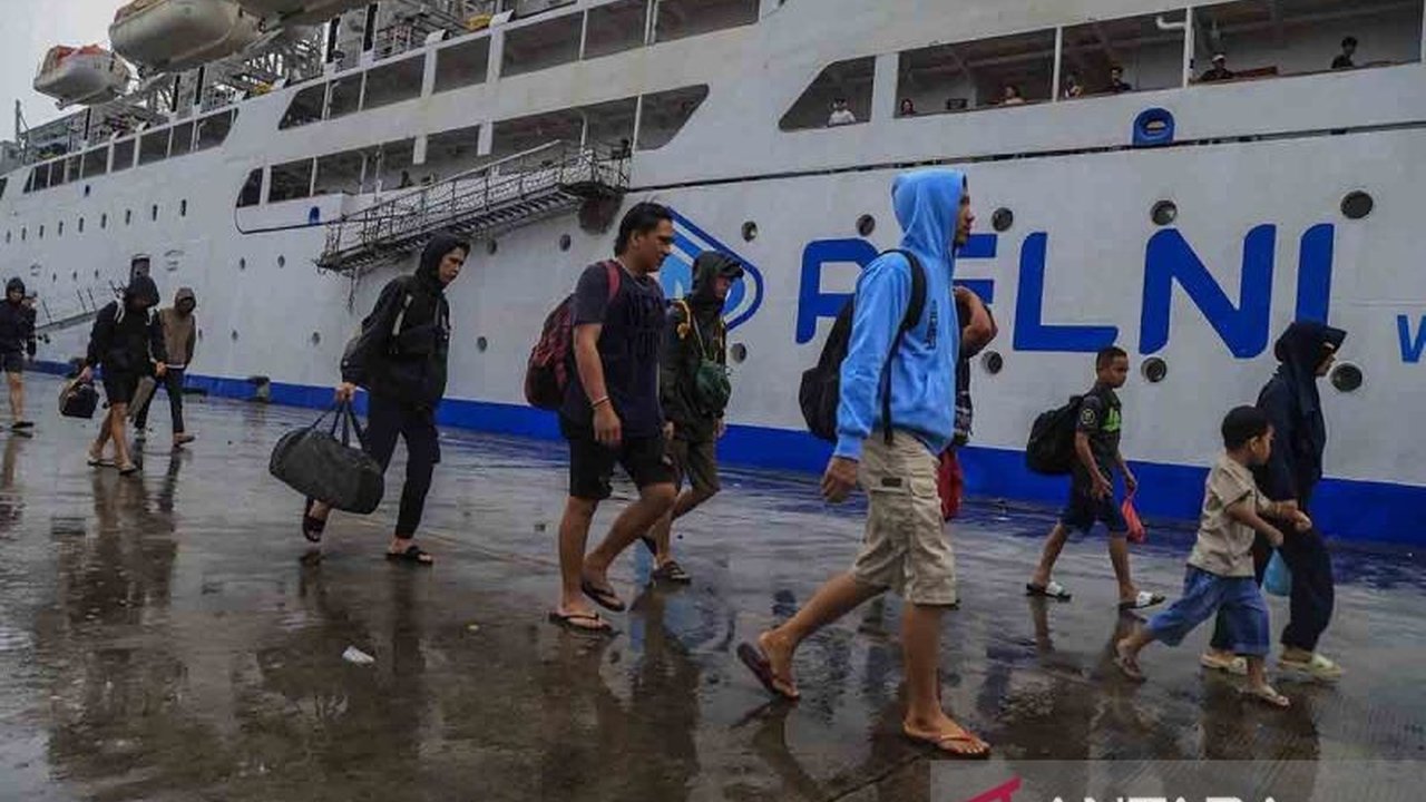 Pemerintah Indonesia telah menyiapkan total 36.660 unit armada transportasi untuk mendukung kelancaran dan keamanan masyarakat selama periode mudik dan arus balik Lebaran 2026, dengan fokus pada pemeriksaan kelaikan dan pengawasan digital.