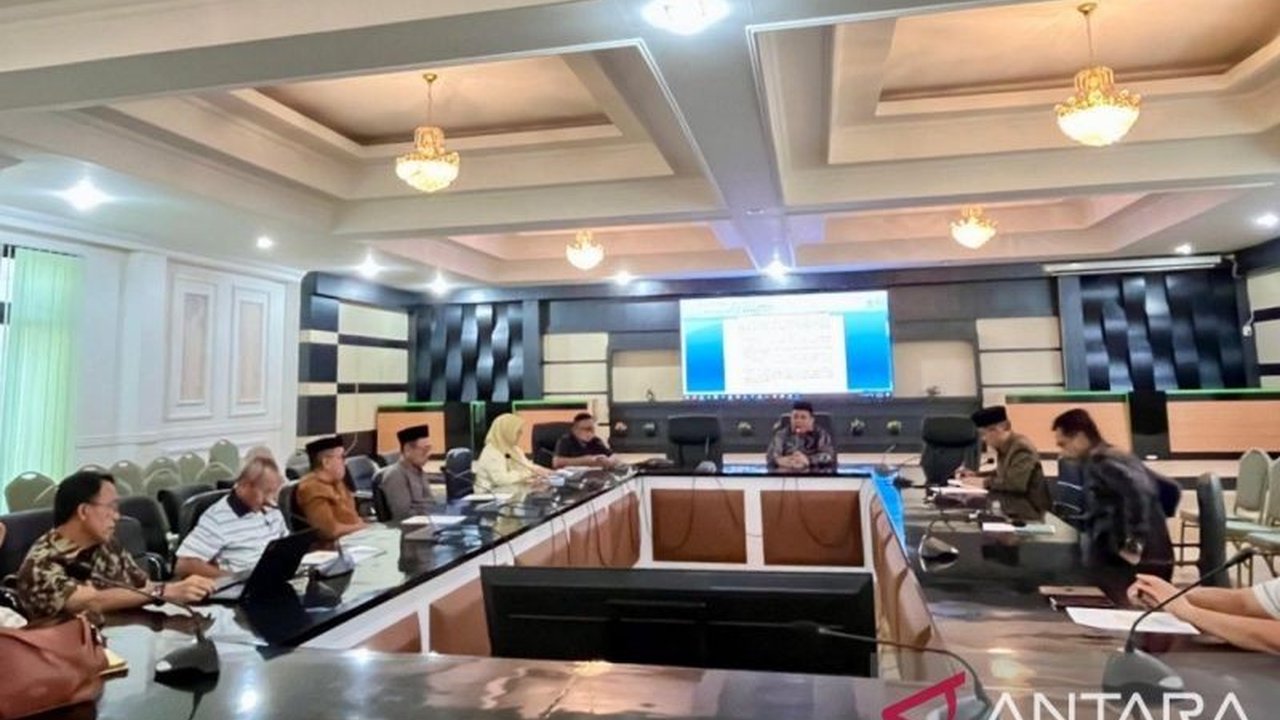 Pemerintah Kabupaten Gorontalo terus kebut penyelesaian sertifikasi lahan untuk pembangunan Sekolah Rakyat di Desa Gandasari. Ditargetkan rampung Maret 2026, proyek ini diharapkan tingkatkan kualitas pendidikan masyarakat Gorontalo.