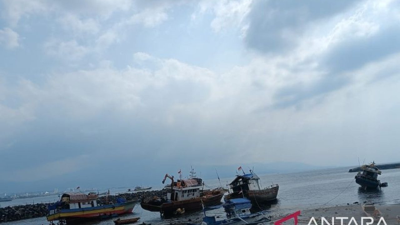 BMKG mengeluarkan BMKG Peringatan Gelombang Tinggi Sulut, meminta warga waspada di perairan Sulawesi Utara hingga 11 Maret 2026 akibat belokan angin dan pertumbuhan awan.