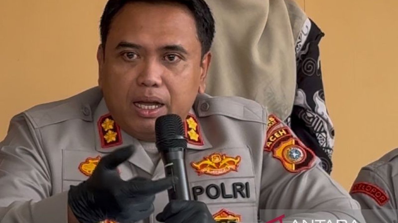 Polres Aceh Barat intensifkan patroli ke SPBU demi pastikan stok BBM aman dan mencegah panic buying serta penimbunan, menjamin ketersediaan bahan bakar bagi masyarakat.