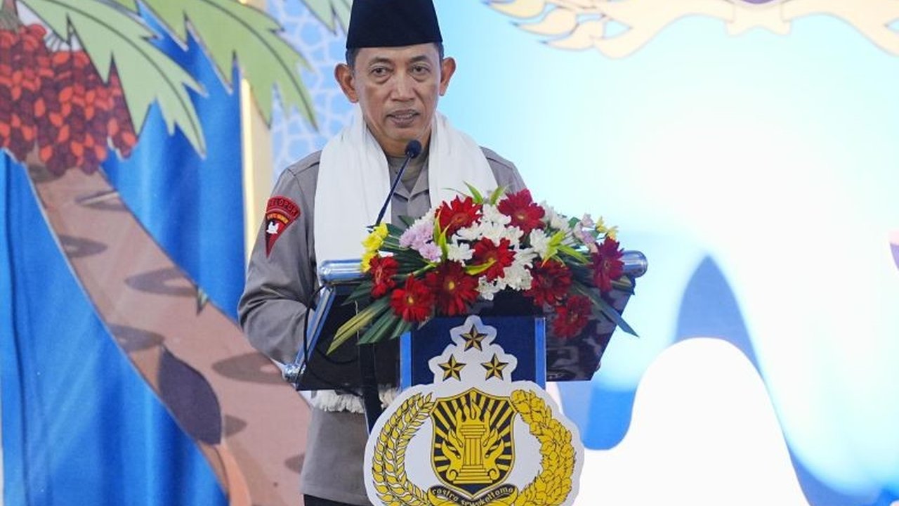 Kapolri Jenderal Listyo Sigit Prabowo ajak jaga persatuan bangsa, mengingatkan masyarakat untuk tidak mudah terpancing isu yang dapat memecah belah, demi stabilitas dan pertumbuhan ekonomi nasional.