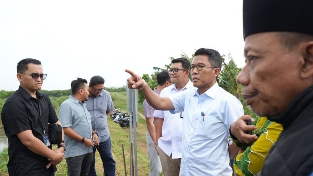 Ketua Komisi XI DPR RI Mukhamad Misbakhun menyoroti peran penting program tanggung jawab sosial perusahaan (CSR) berupa pembangunan tanggul oleh bank negara dalam mewujudkan ketahanan pangan melalui sektor perikanan. Inisiatif CSR tanggul ini sejalan deng