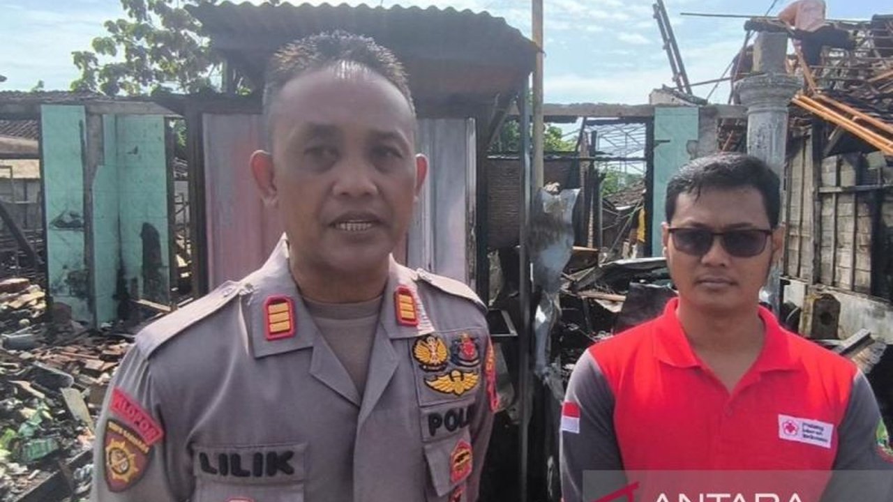 Insiden kebakaran hebat melanda Pasar Darurat Blora di Kecamatan Ngawen, Blora, menghanguskan satu rumah dan sembilan kios pedagang dengan total kerugian mencapai Rp2,225 miliar.