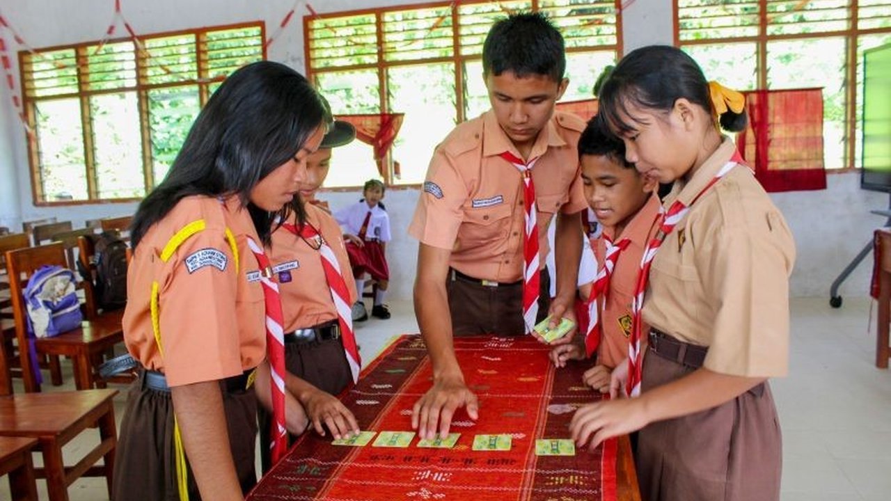 Kemenekraf berinovasi melalui board game untuk pemulihan sosial anak-anak di Tapanuli Utara pascabanjir, sekaligus memperkuat ekosistem ekonomi kreatif. Program ini menjadi bukti nyata dampak positif subsektor gim.