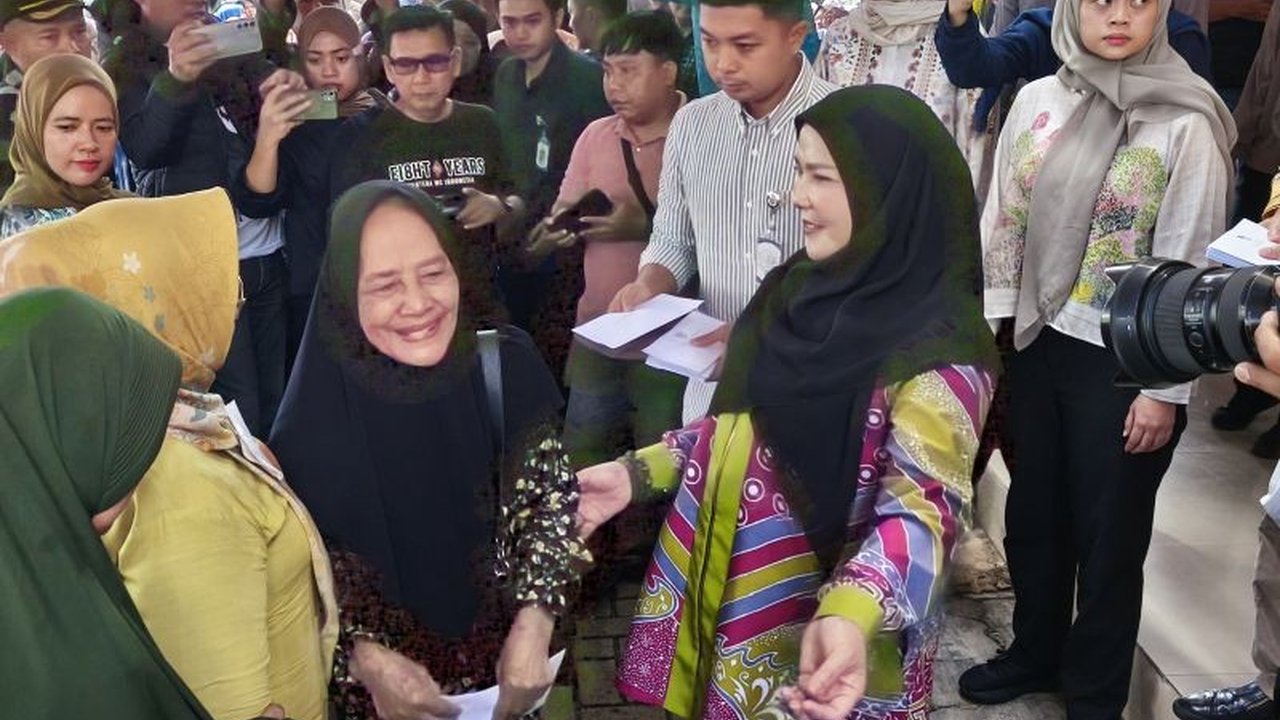 Pemerintah Kota Bandarlampung bergerak cepat menyalurkan bantuan banjir berupa beras dan uang tunai kepada 1.202 warga terdampak di empat kecamatan. Simak detail bantuan banjir Bandarlampung di sini.