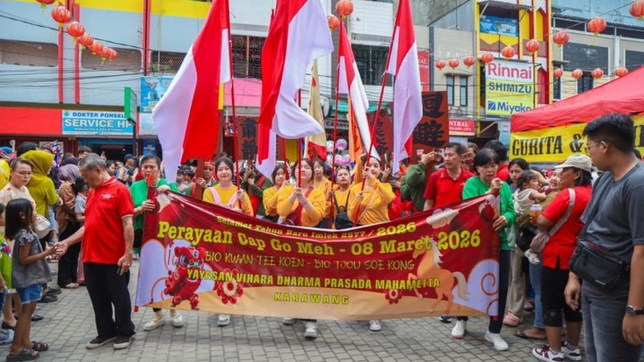 Polres Karawang berhasil mengamankan pawai Cap Go Meh 2577/2026 di wilayah perkotaan Karawang, memastikan perayaan berjalan aman dan lancar.