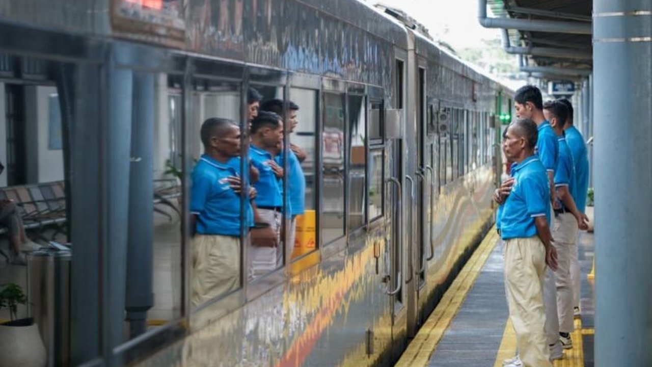 PT KAI Daop 1 Jakarta mencatat okupansi tiket kereta Lebaran 2026 telah mencapai 58 persen dari total ketersediaan, dengan periode puncak keberangkatan 11-20 Maret menjadi favorit dan banyak kursi yang sudah terjual habis.