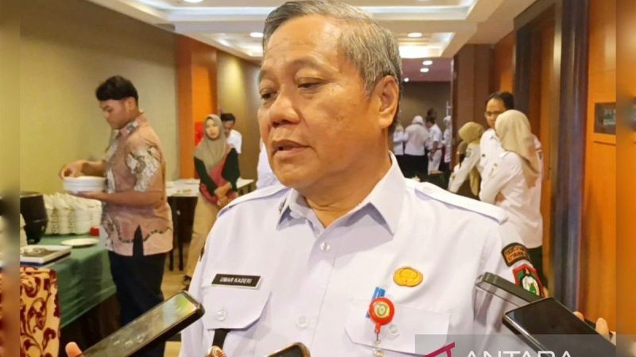 Program Makan Bergizi Gratis (MBG) di Kotawaringin Timur (Kotim) telah melayani 11.000 penerima manfaat hingga Februari 2026, menunjukkan komitmen pemerintah daerah dalam pemenuhan gizi. Simak detail perluasan layanannya yang menjangkau hingga pelosok des