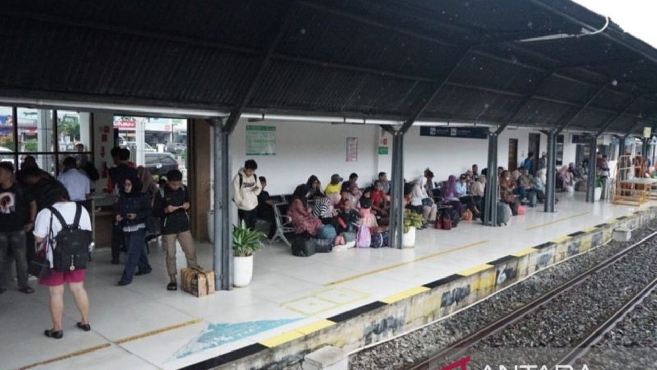 PT KAI Divre I Sumatera Utara meluncurkan program Ramadhan Festive 2026, menawarkan ribuan Tiket Diskon KAI Sumut hingga 30 persen untuk mudik Lebaran 2026. Program ini bertujuan memberikan pilihan perjalanan yang lebih terjangkau bagi masyarakat.