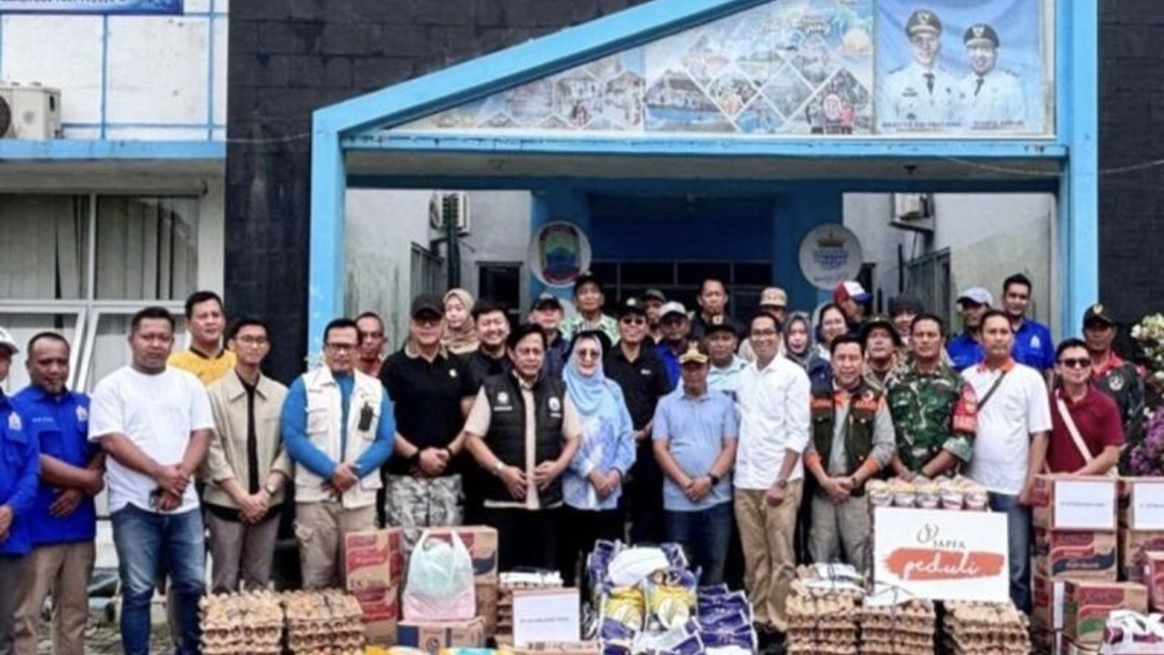 Pemerintah Kabupaten Lampung Selatan bergerak cepat menyalurkan bantuan pangan dan sembako kepada 1.175 kepala keluarga (KK) korban banjir bandang, memastikan kebutuhan dasar terpenuhi dan kolaborasi penanganan bencana berjalan optimal.