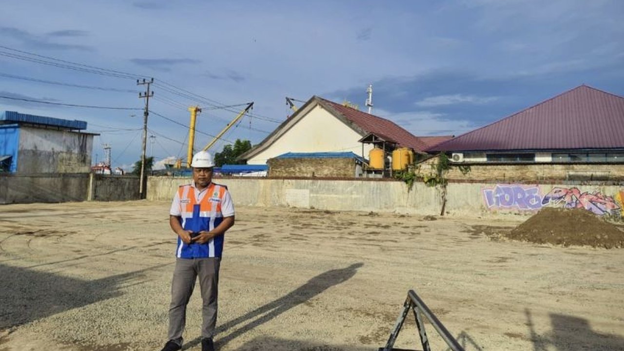 PT Pelabuhan Indonesia (Pelindo) Regional 3 Sampit membangun area penyangga di Pelabuhan Sampit untuk mengurai kepadatan arus mudik Lebaran 2026, demi kenyamanan dan keamanan penumpang.