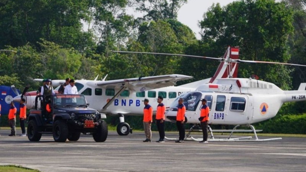 Badan Nasional Penanggulangan Bencana (BNPB) telah mengirimkan dua unit helikopter patroli untuk memperkuat upaya pencegahan dan penanganan Karhutla Riau yang terus meluas, membuat pembaca penasaran akan langkah konkret pemerintah dalam mengatasi bencana.