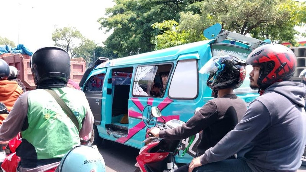 Kepala Dinas Perhubungan Sulawesi Selatan mengajak masyarakat memanfaatkan kendaraan umum mudik Lebaran 1447 H guna menekan potensi kemacetan dan menikmati perjalanan yang efisien serta ekonomis.