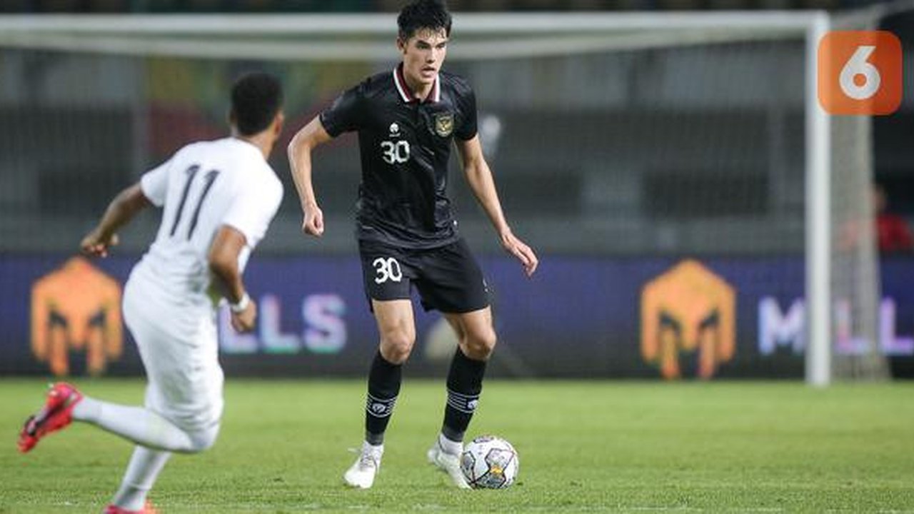 Pemain Timnas Indonesia, Elkan Baggott saat laga uji coba FIFA Matchday antara Timnas Indonesia menghadapi Curacao di Stadion Gelora Bandung Lautan Api (GBLA), Bandung, Jawa Barat, Sabtu (
