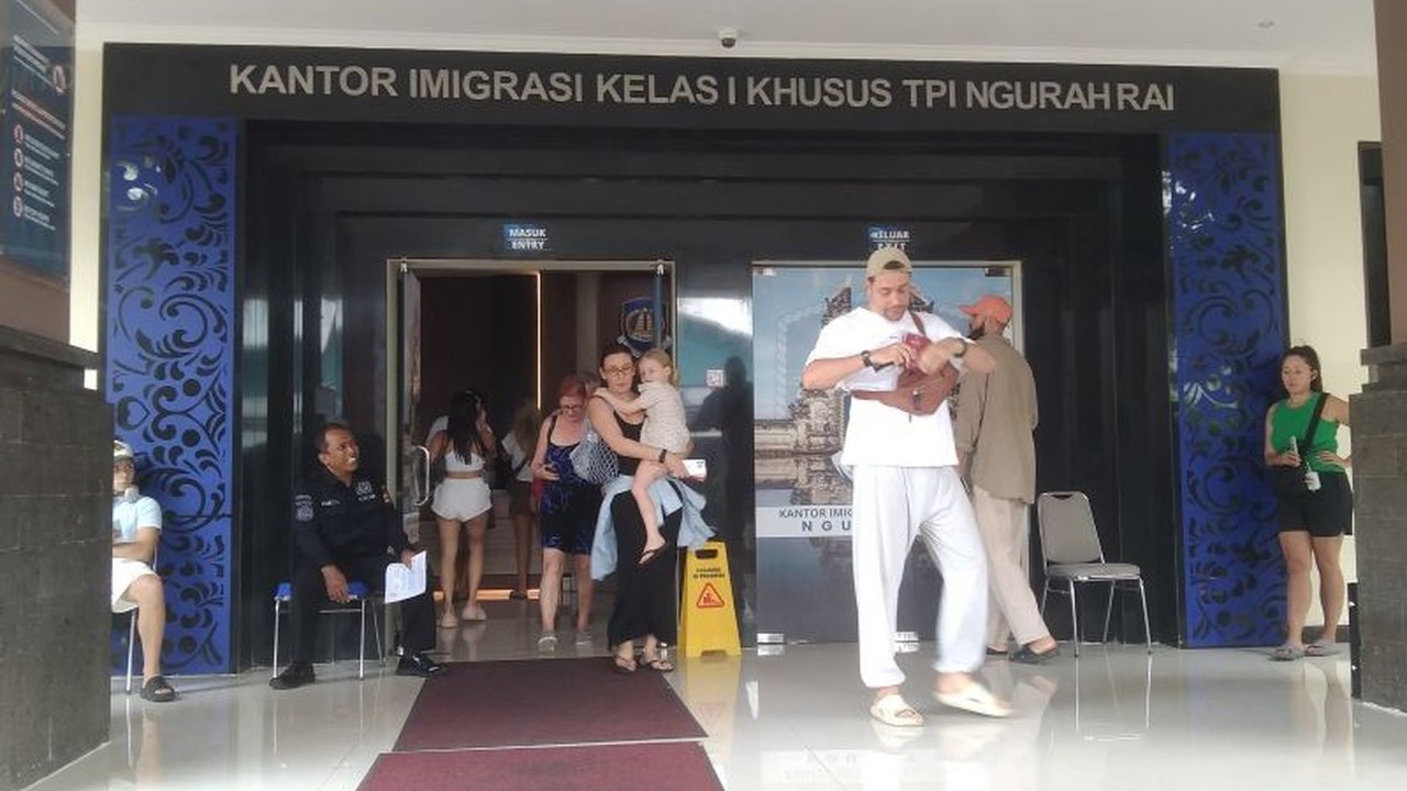 Kantor Imigrasi Bali memberikan keringanan dengan membebaskan denda overstay bagi 35 WNA yang penerbangannya terdampak krisis Timur Tengah, menunjukkan respons cepat terhadap keadaan darurat global.